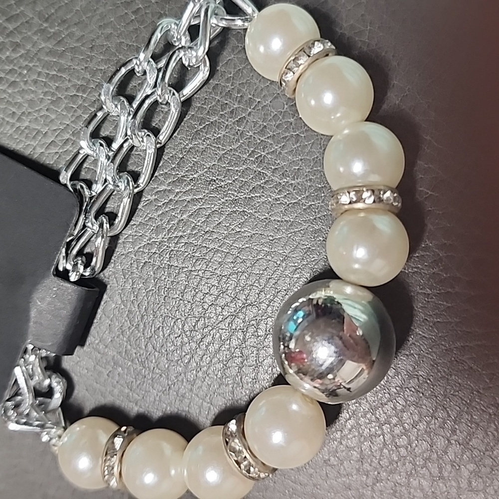 💥4 For $20💥Pearl and Silver Tone Bracelet